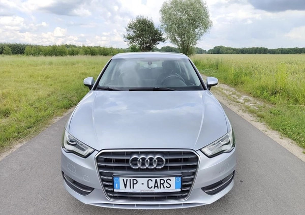 Audi A3 cena 49900 przebieg: 177800, rok produkcji 2015 z Janów Lubelski małe 781